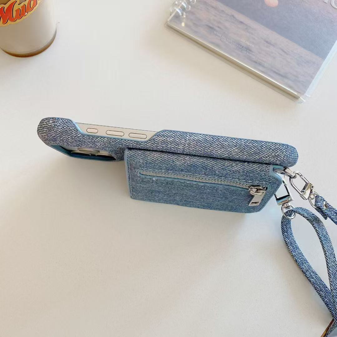Chic Case: Phone + Card Holder