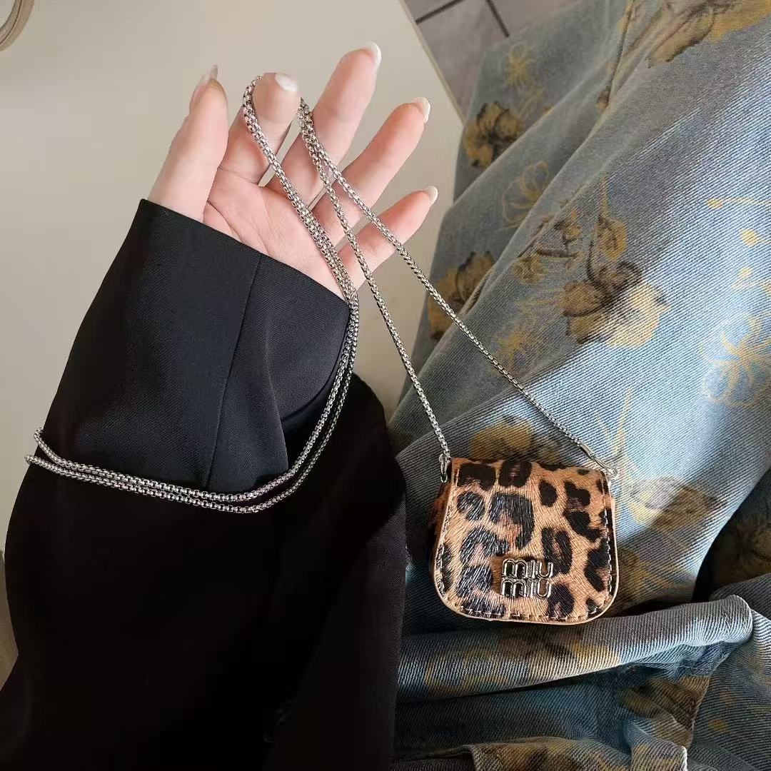 Stylish Headphone Covers: Trendy Audio Defense