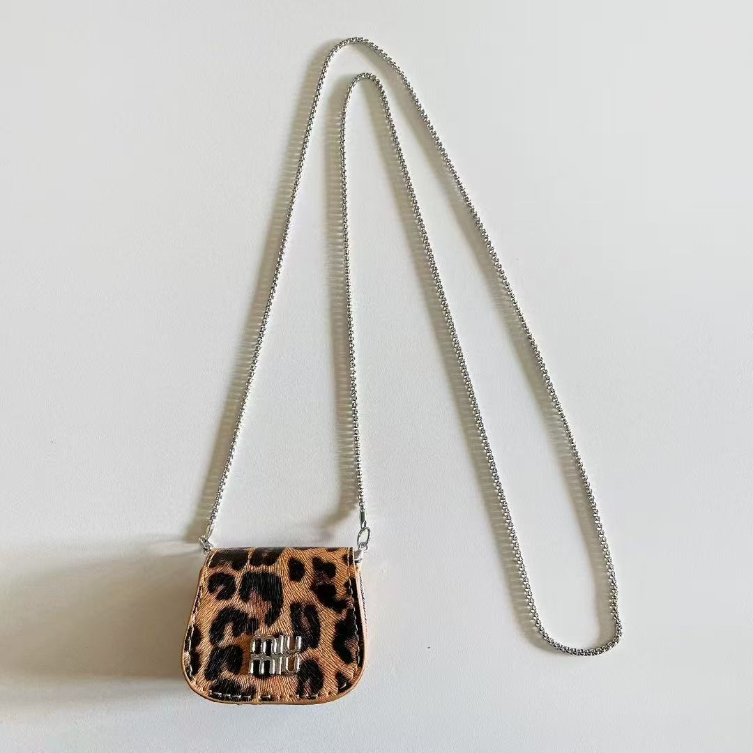Stylish Headphone Covers: Trendy Audio Defense