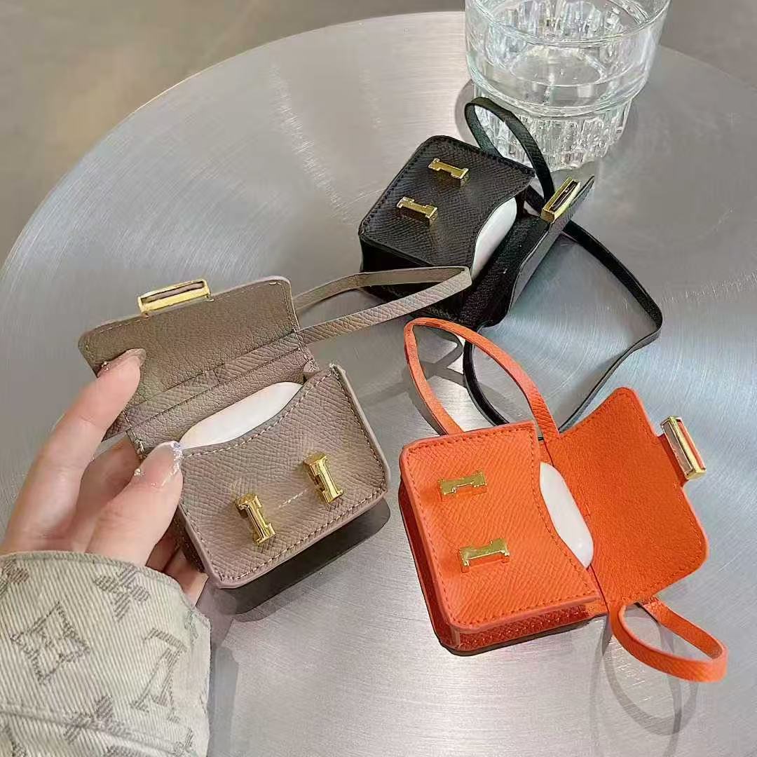 Sleek Headphone Cases: Blend Style & Protection Suitable for all models of headphones