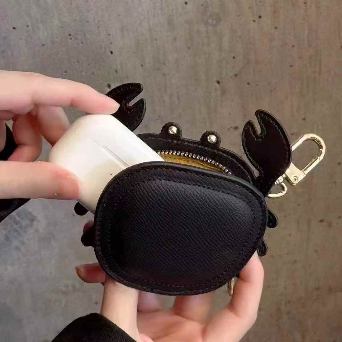 Hip Earphone Sleeves: Stylish Sound Shield Suitable for all models of headphones