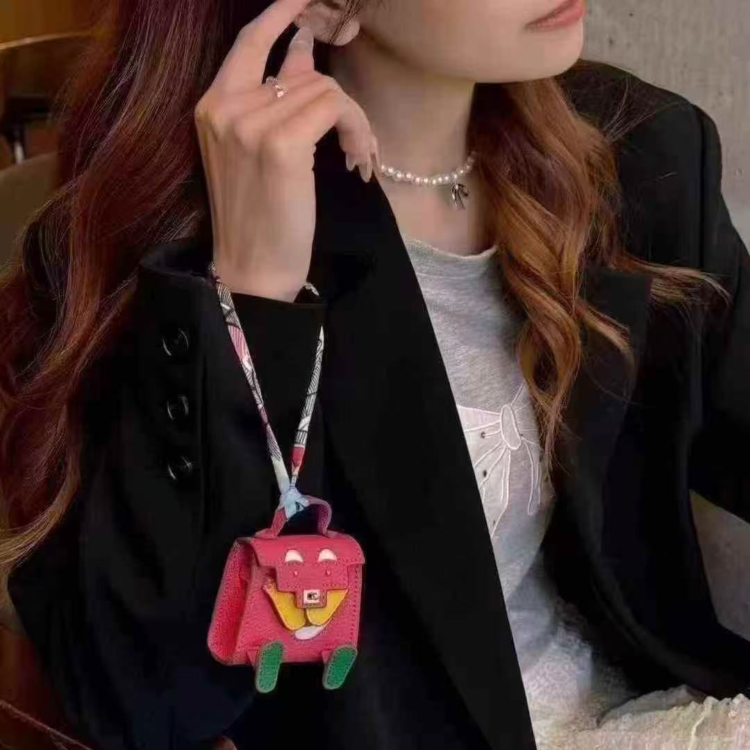 Chic Earphone Guards: Stylish Protection Boost