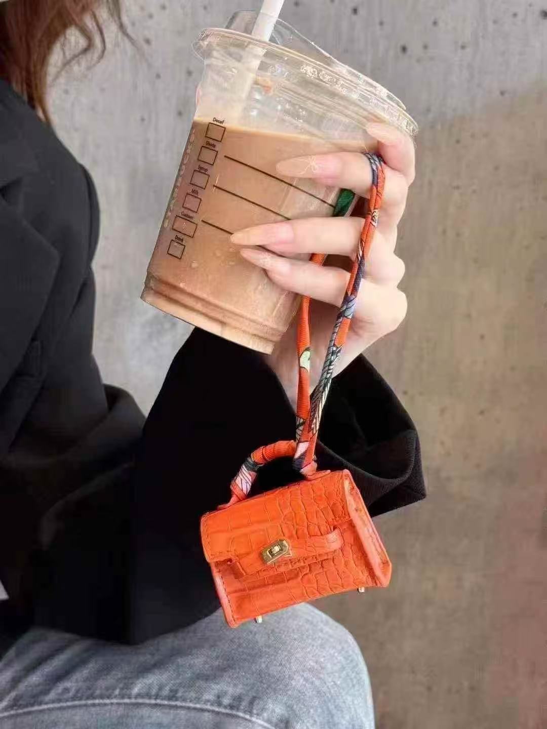 Modern Headphone Sleeves: Fashion Meets Safety