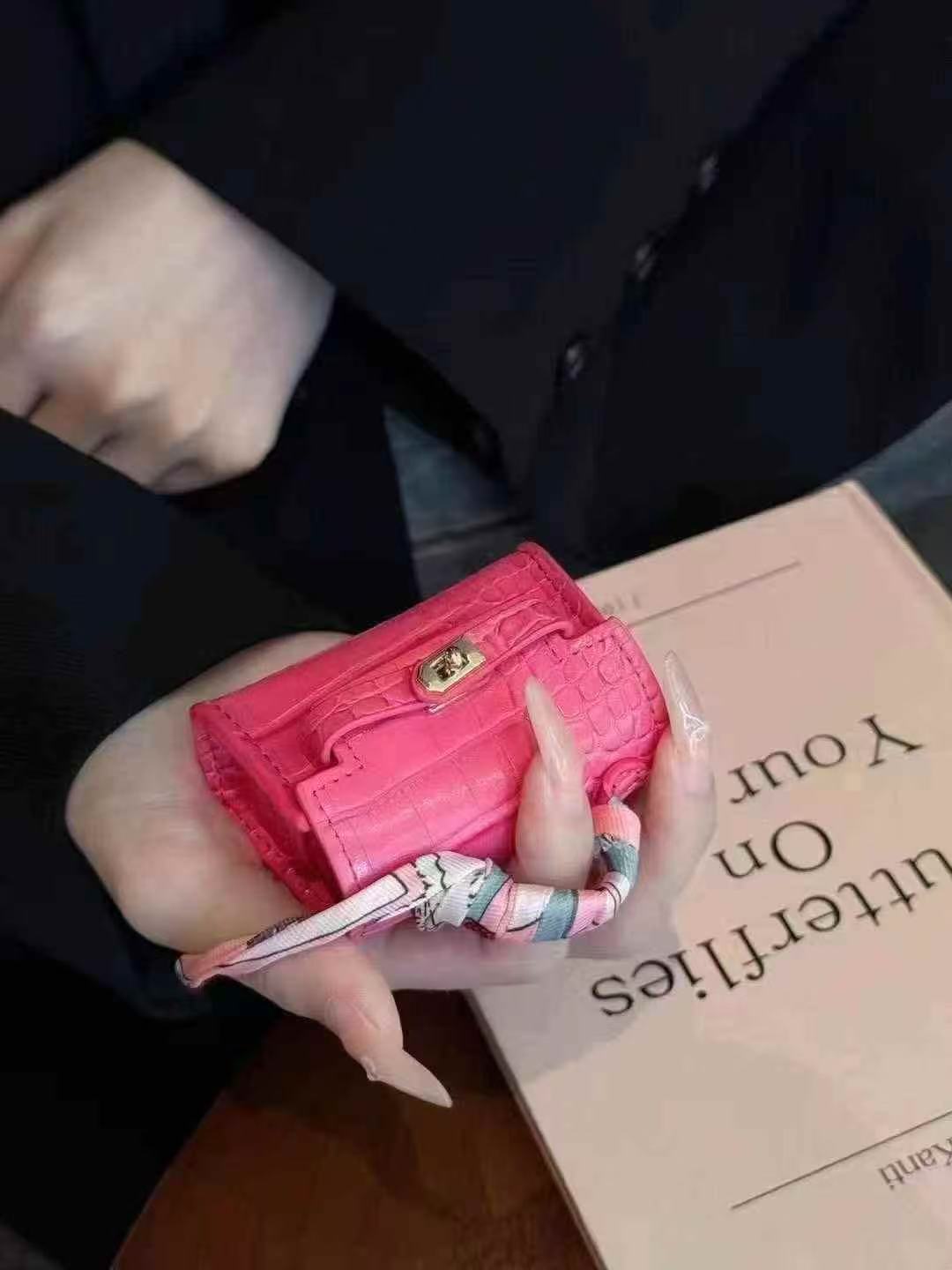 Modern Headphone Sleeves: Fashion Meets Safety