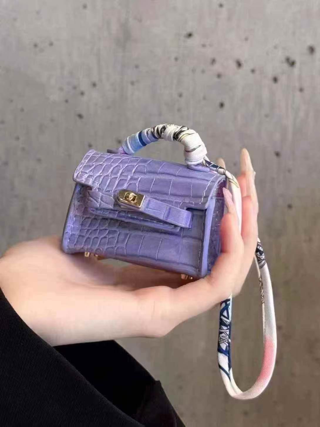 Modern Headphone Sleeves: Fashion Meets Safety
