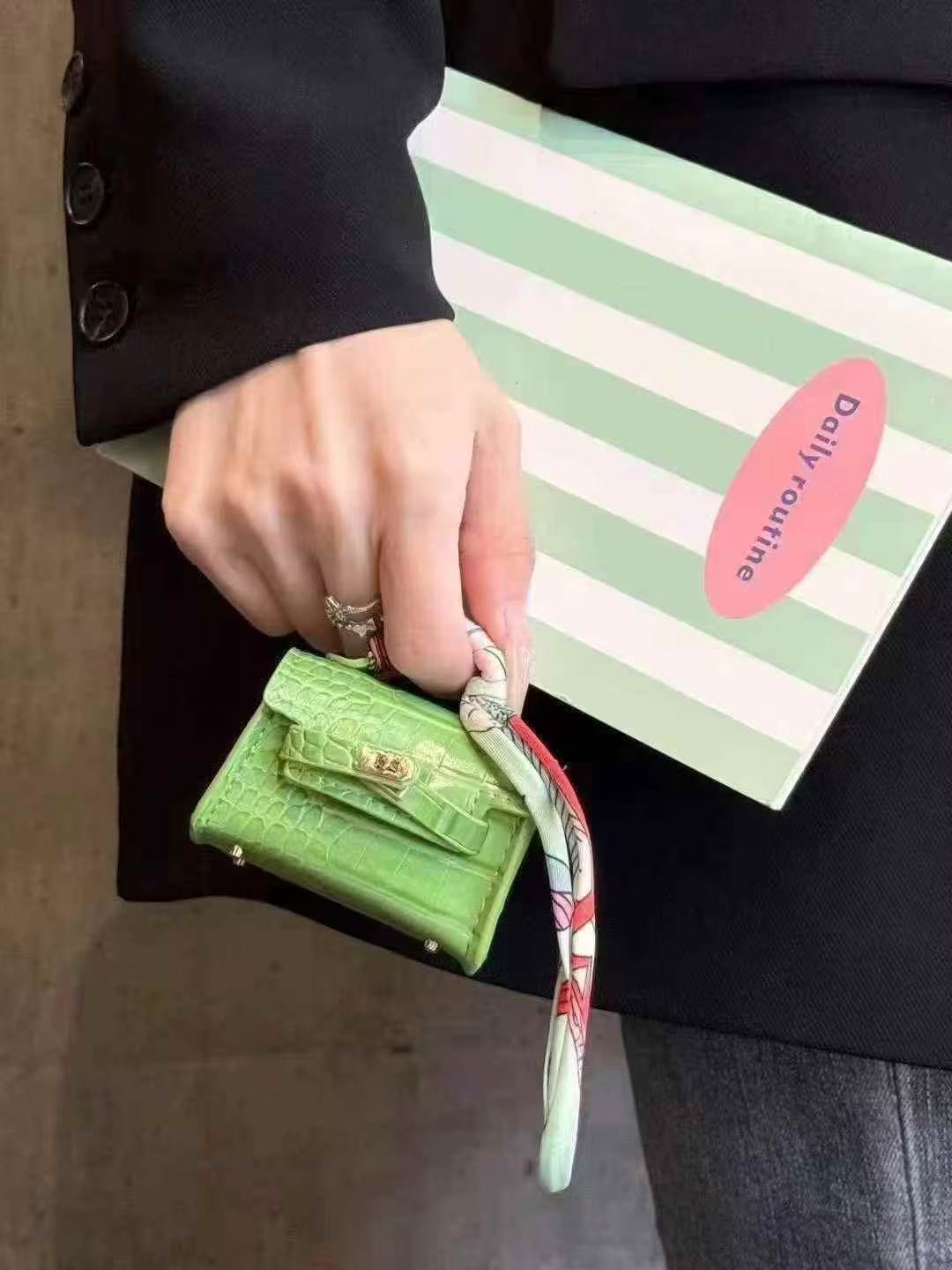 Modern Headphone Sleeves: Fashion Meets Safety