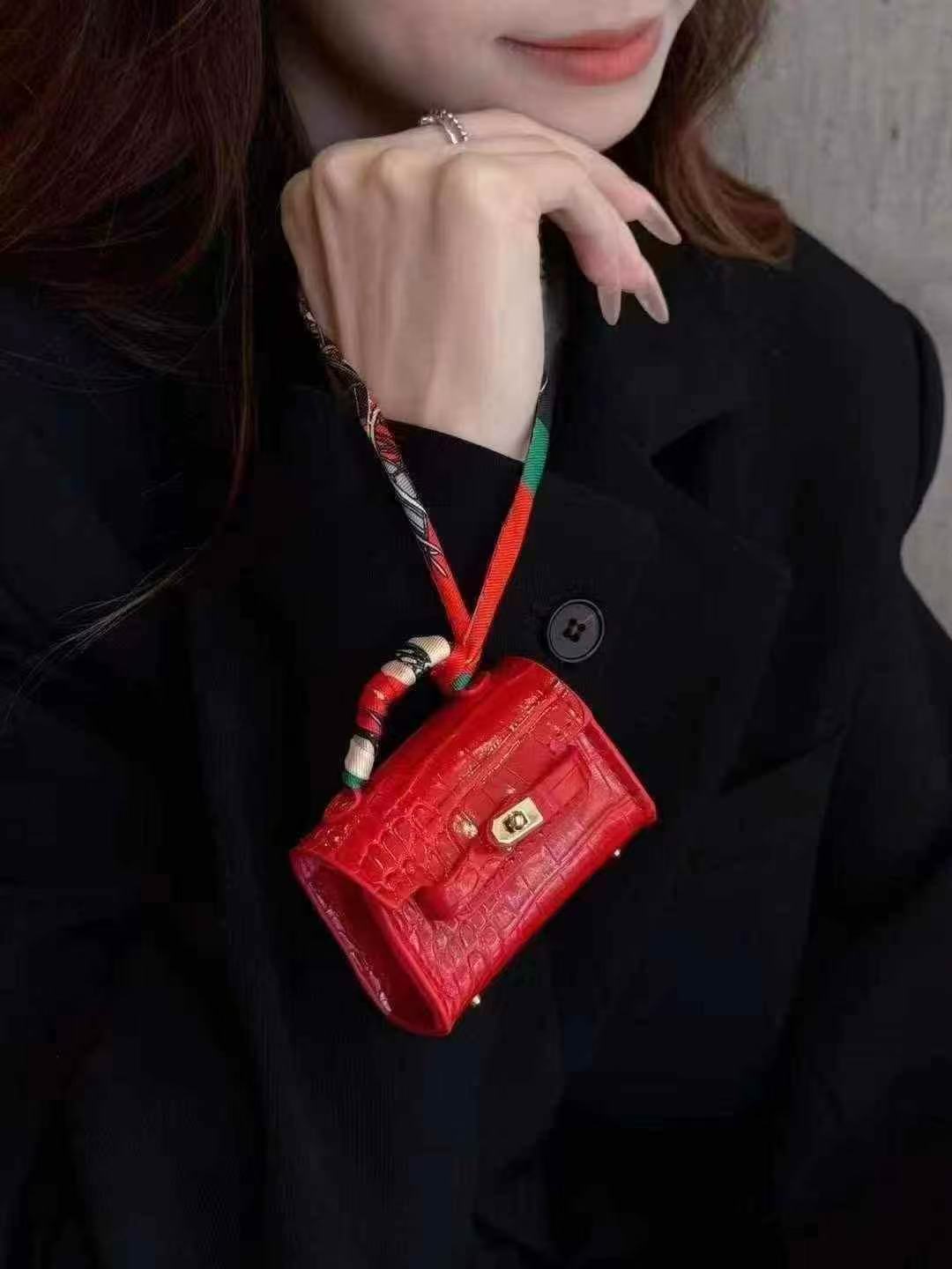 Modern Headphone Sleeves: Fashion Meets Safety