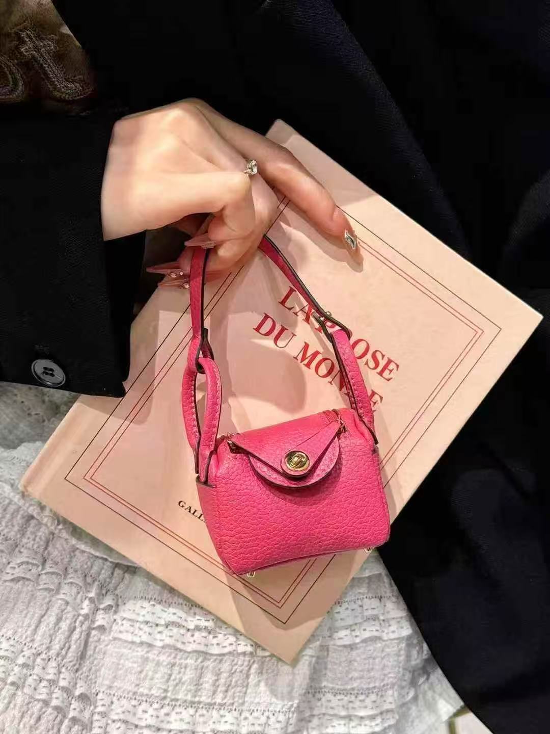 Fashion Headphone Sleeves: Protect in Trendy Way