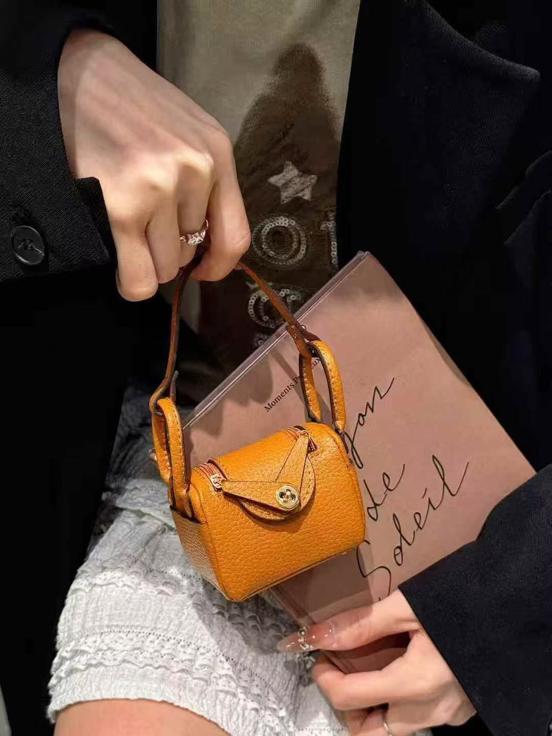 Fashion Headphone Sleeves: Protect in Trendy Way
