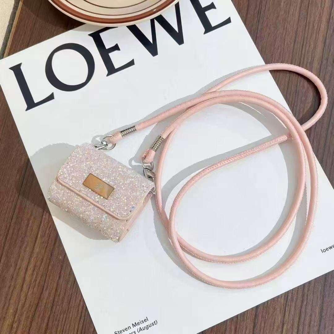 Chic Headphone Sleeves: Trendy Protection Upgrade