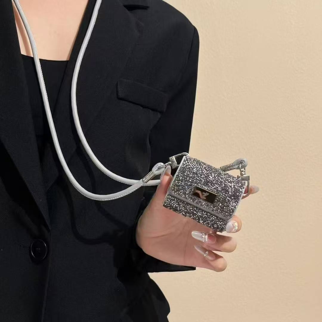 Chic Headphone Sleeves: Trendy Protection Upgrade