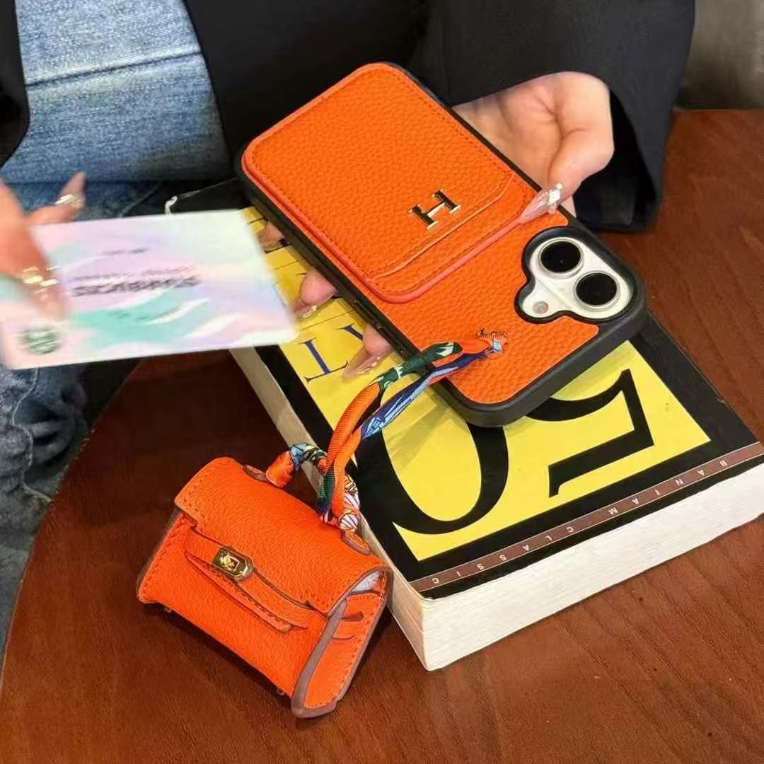 Modern Headphone Pouches: Fashionable Shield Mode