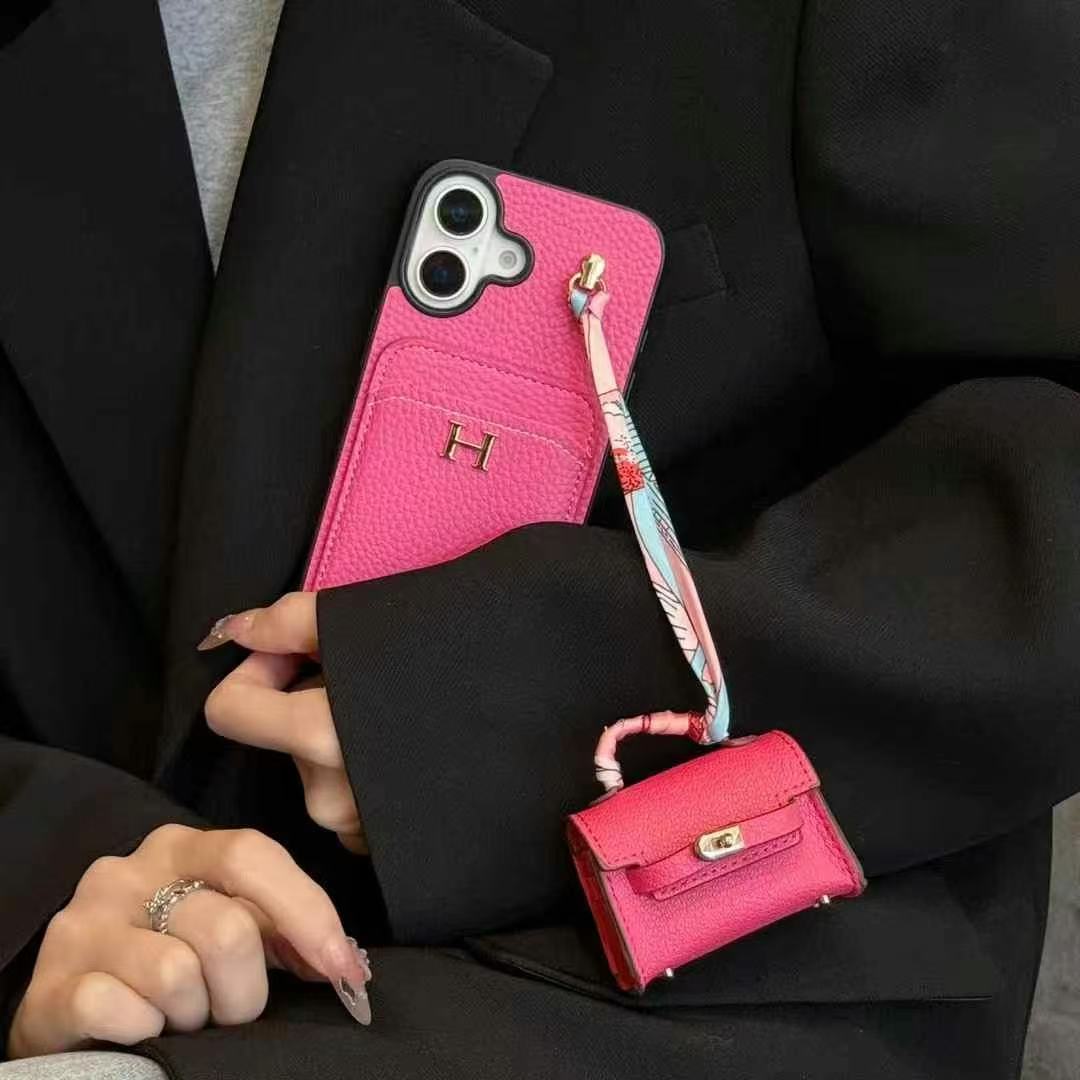 Modern Headphone Pouches: Fashionable Shield Mode