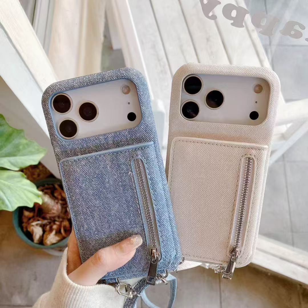 Chic Case: Phone + Card Holder