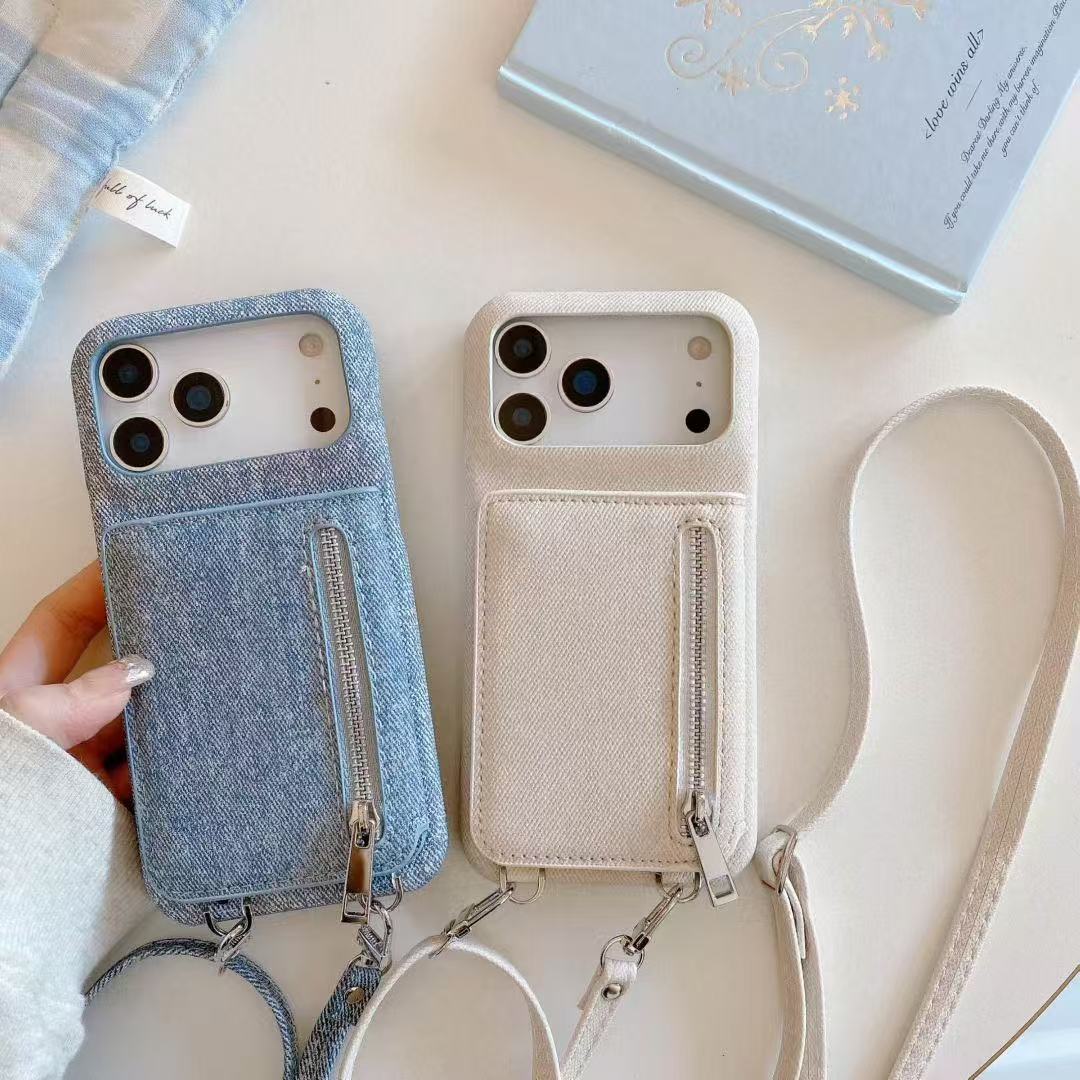 Chic Case: Phone + Card Holder