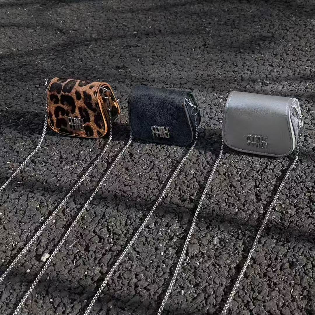Stylish Headphone Covers: Trendy Audio Defense