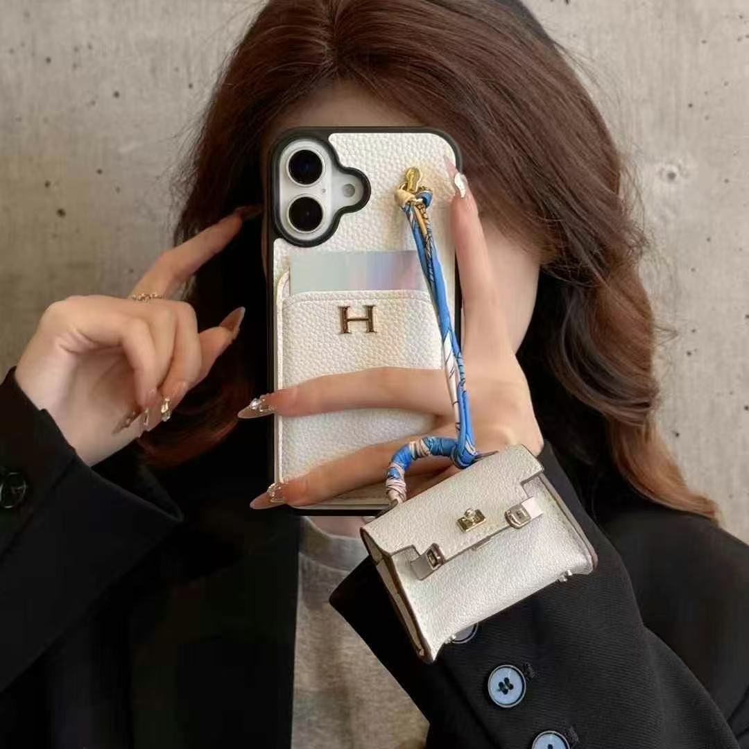 Modern Headphone Pouches: Fashionable Shield Mode