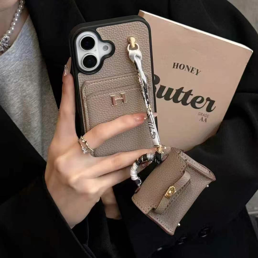 Modern Headphone Pouches: Fashionable Shield Mode