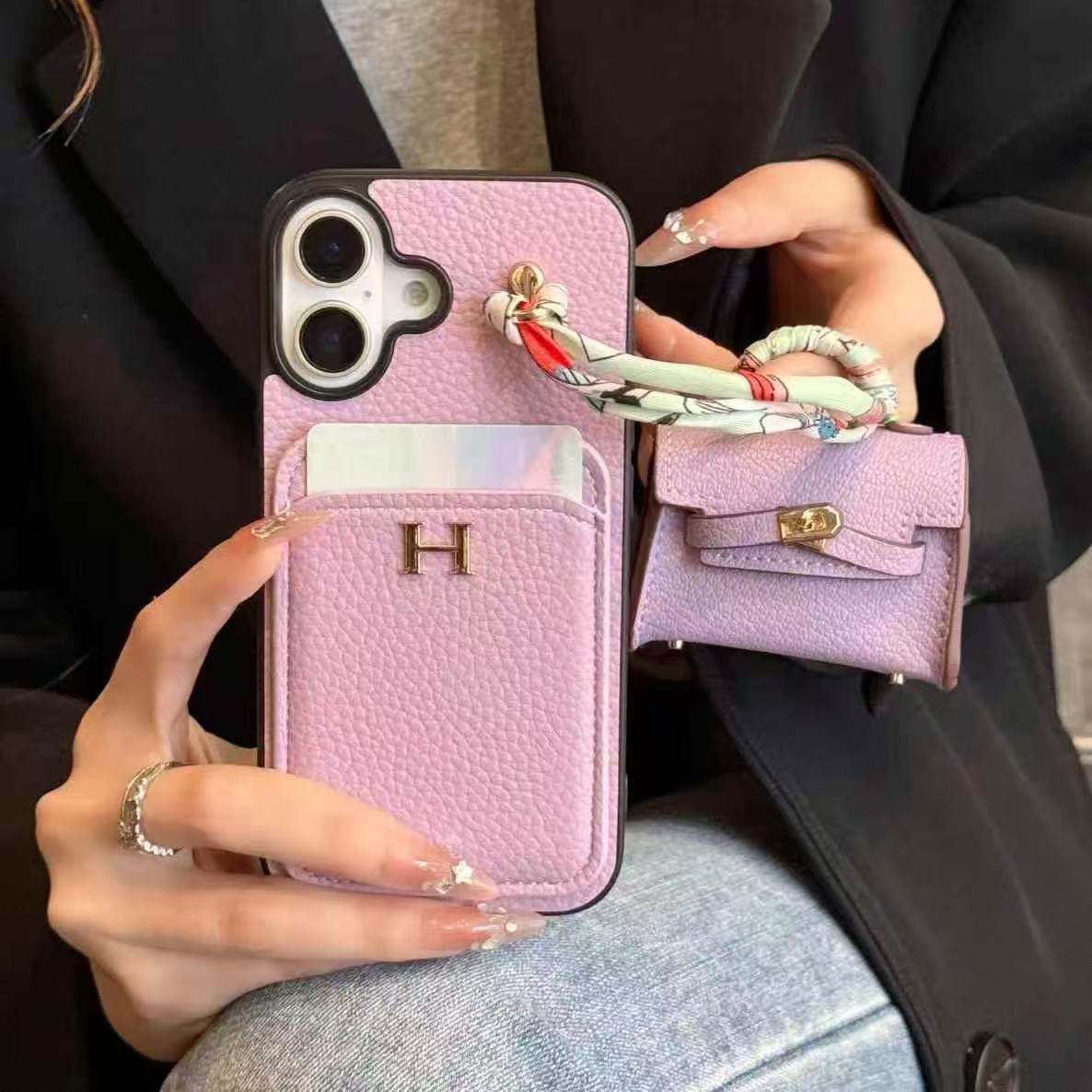 Modern Headphone Pouches: Fashionable Shield Mode