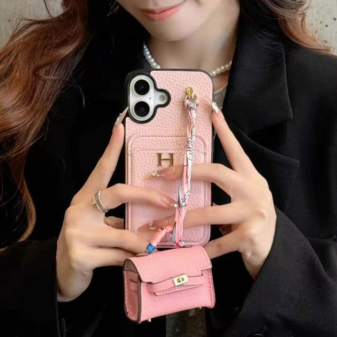 Modern Headphone Pouches: Fashionable Shield Mode